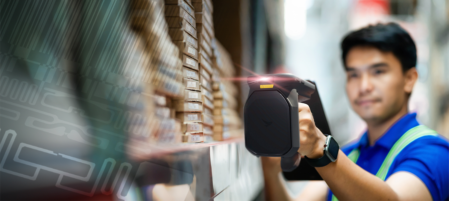 Códigos de barras vs. RFID: O que é melhor para a sua operação em 2027?