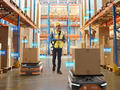 Cómo las soluciones inteligentes de centros de distribución impulsan el cumplimiento unificado en retail